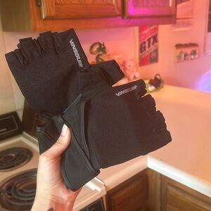 Black Workout Gloves